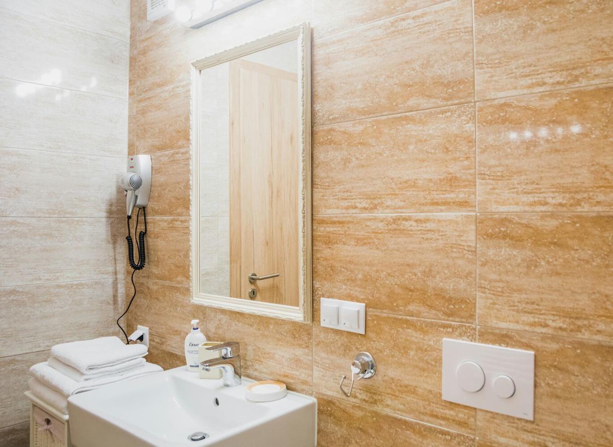 Apartament 4Tourists Braşov Esterno foto